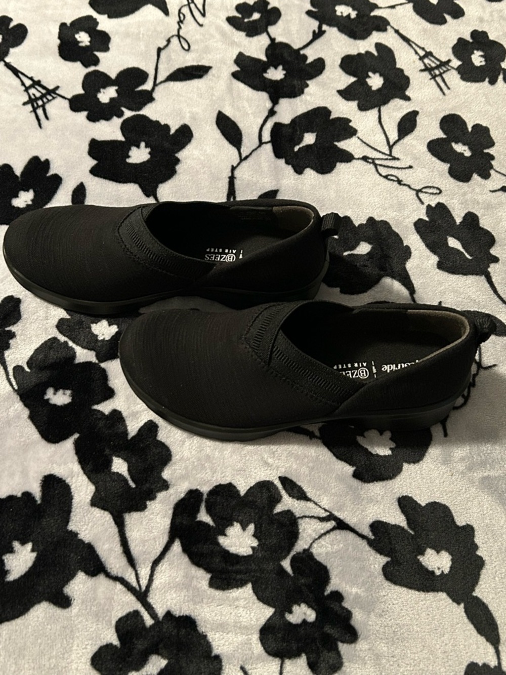New Bzees Women's Lightweight Slip-On Shoe